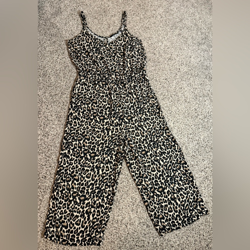Vero Moda Women’s Animal Print Lightweight Cropped Spaghetti Strap Romper Medium